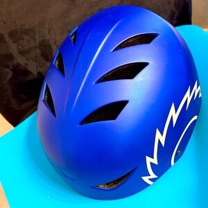 Razor Satin Blue/White Multi-Sport
Youth Unisex Helmet Size Medium age 5+ NWOT